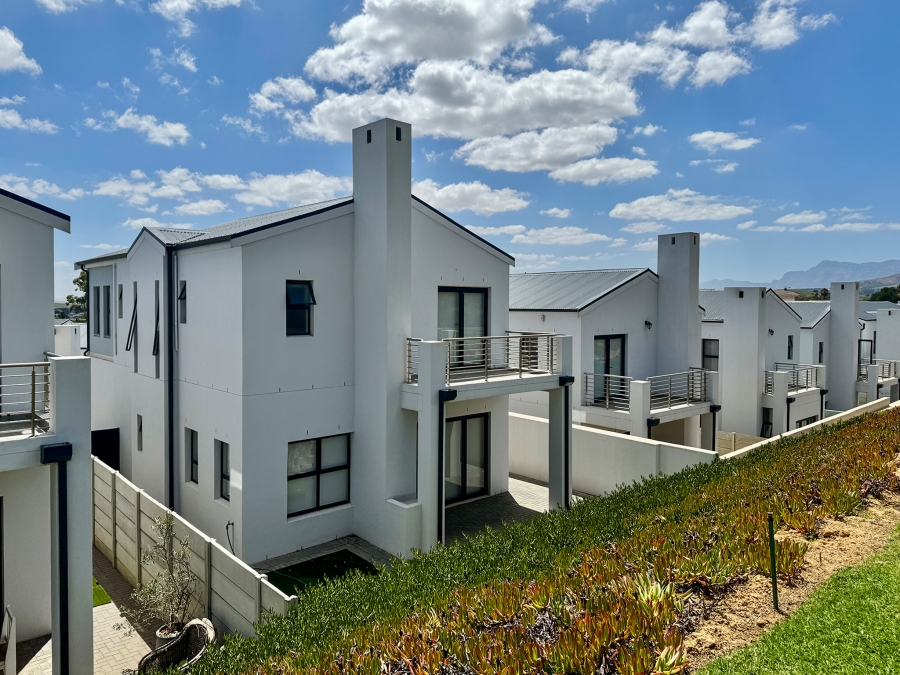To Let 3 Bedroom Property for Rent in Wellington Central Western Cape